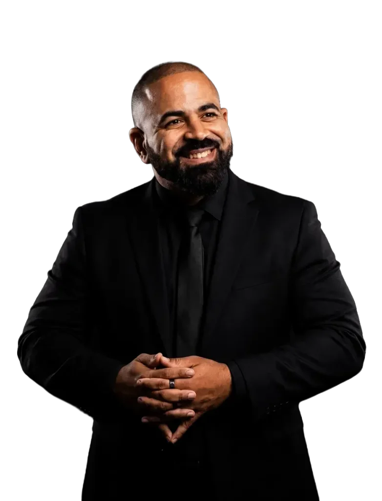 adrian-tchapda-the-founder-of-venuum-balck-short-final