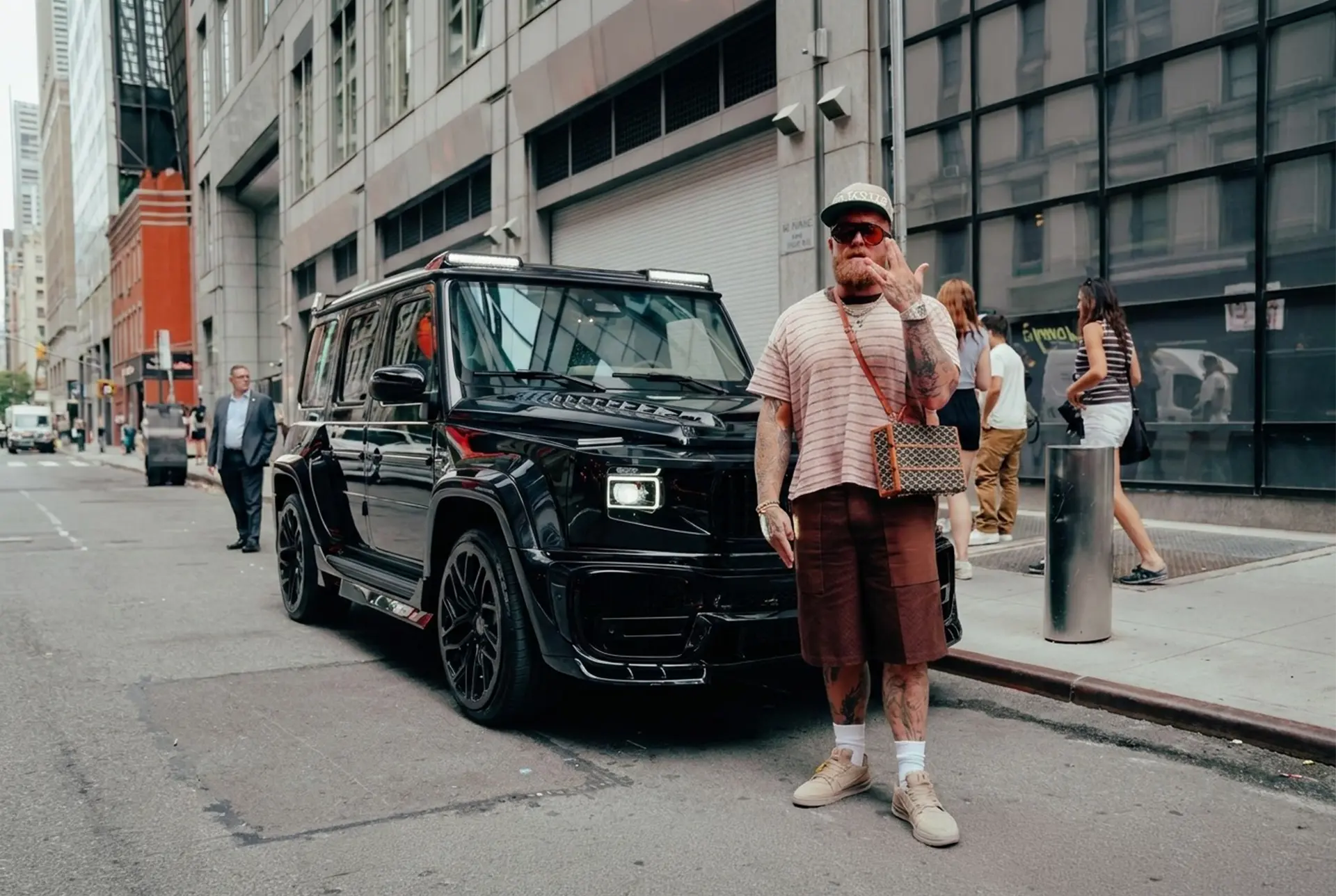 miami-nights-jake-paul-and-venuum-usa-with-venuum-car