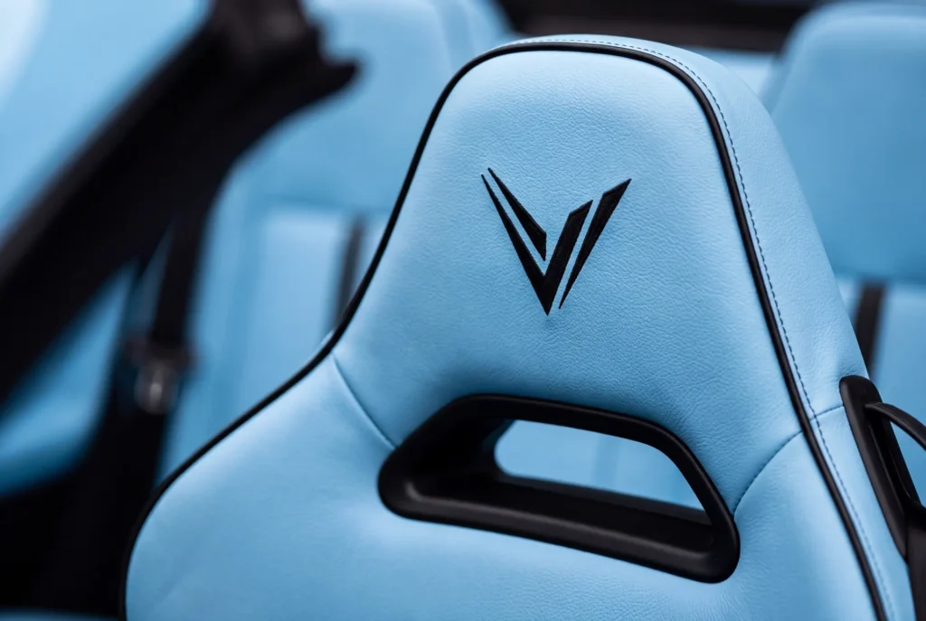 venuum-vxx-mercedes-g63-cabrio-embroidered-venuum-logo-headrest-detail