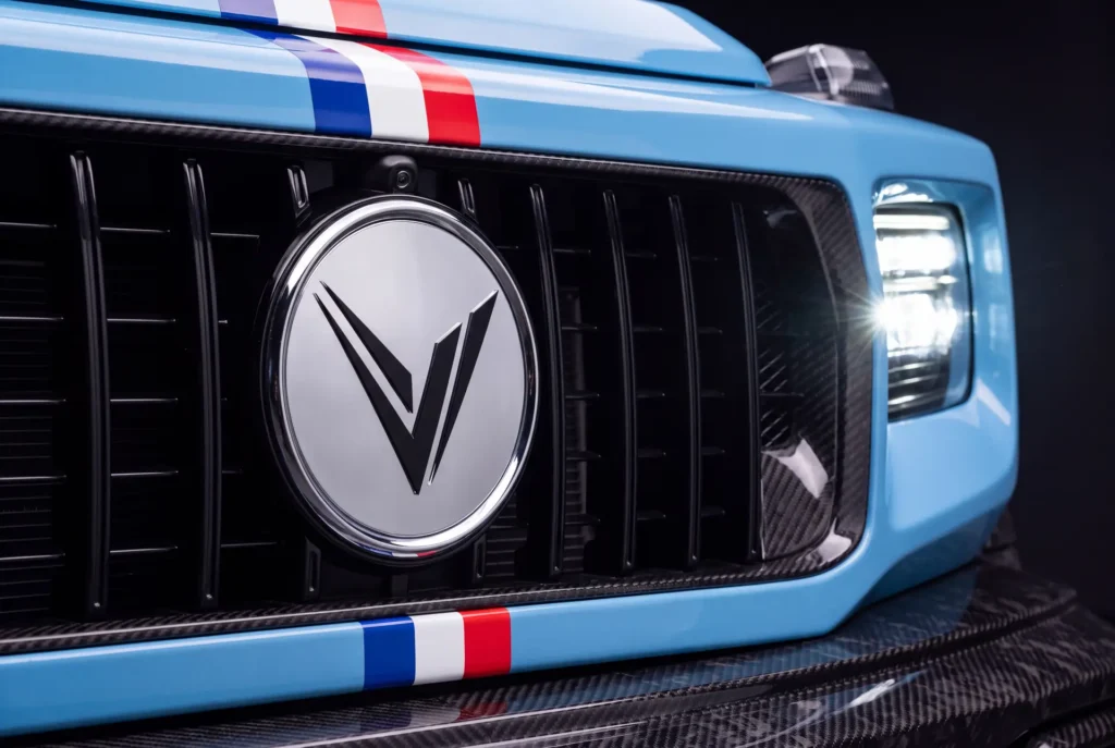 venuum-vxx-mercedes-g63-cabrio-venuum-grille-emblem-led-headlight-detail